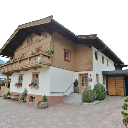 Cosy With Garden In Salzburger Land 公寓 *