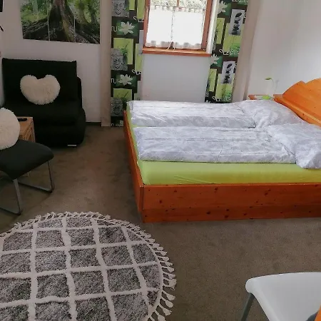 Cosy With Garden In Salzburger Land 公寓 *