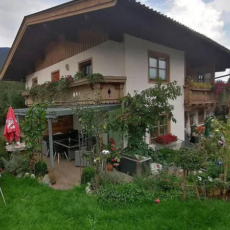 Apartment Cosy With Garden In Salzburger Land